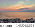 Sunset view of the Toda coast in Numazu City, Shizuoka Prefecture 143548854