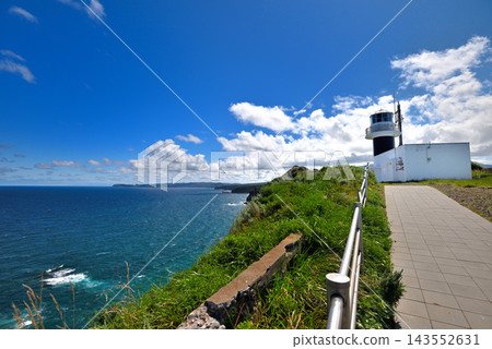 北海道積丹半島神威岬的地標:從半島頂端的公園眺望神威岬燈塔 - 北海道積丹町 (5) 北海道積丹半島神威岬的地標:從半島頂端的公園眺望神威岬燈塔 - 北海道積丹町 (5) 143552631