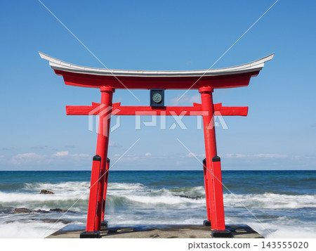 Torii漂浮在海中 Torii漂浮在海中 143555020