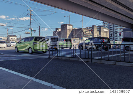 立交橋下的路口 立交橋下的路口 143559907