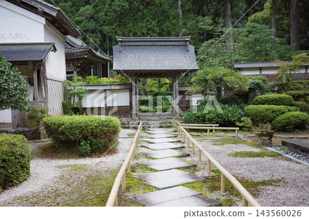 位於福井縣小濱市的明辻寺庭院,是日本國寶。 位於福井縣小濱市的明辻寺庭院,是日本國寶。 143560026