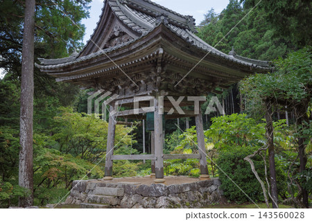 位於福井縣小濱市的妙辻寺鐘樓，是日本國寶。 143560028