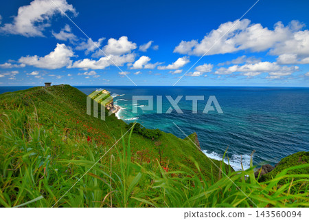 北海道積丹半島神威岬,停車場附近,從神威岬觀景台看到的景色(無遊客) - 北海道積丹町 (2) 北海道積丹半島神威岬,停車場附近,從神威岬觀景台看到的景色(無遊客) - 北海道積丹町 (2) 143560094