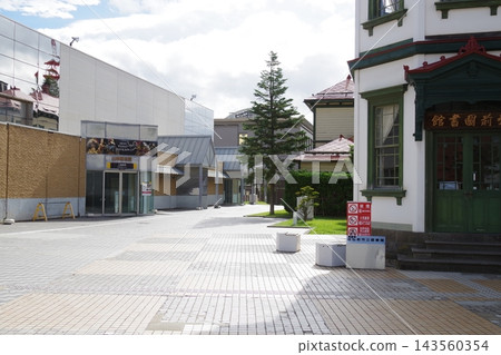 從弘前旅遊資訊中心廣場眺望 從弘前旅遊資訊中心廣場眺望 143560354