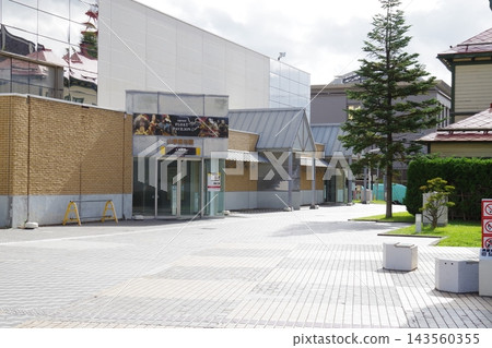 從弘前旅遊資訊中心廣場眺望 從弘前旅遊資訊中心廣場眺望 143560355