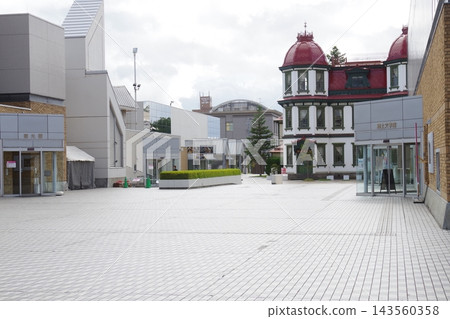 從弘前旅遊資訊中心廣場眺望 從弘前旅遊資訊中心廣場眺望 143560358
