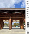 藍天與橛原神社南門：今年第一次參拜的神社（奈良縣橛原市） 143561058