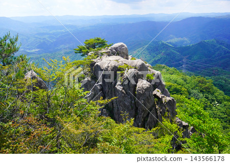 福島縣磐城市，二宮山，擁有鬱鬱蔥蔥的青山和嶙峋的峭壁，自然景觀豐富。 143566178