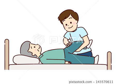 一位老年男子正在床上接受復健治療 一位老年男子正在床上接受復健治療 143570611