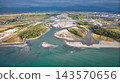 秋日的午後，在日本富山縣黑部川沖積扇上。 143570656