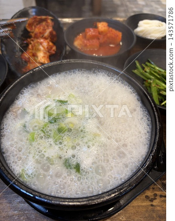 正宗釜山風味豬肉湯（豬肉湯飯） 143571786