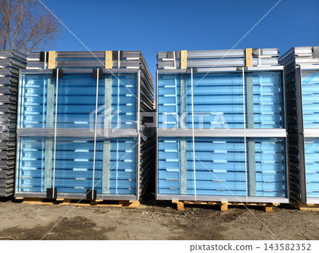 Noise barrier for installation on highways for reduce traffic sound Noise barrier for installation on highways for reduce traffic sound 143582352