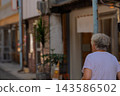 中津商店街，如今只剩下廢棄街道的破敗拱廊。 143586502