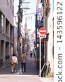 日本復古的市中心街道 143596122