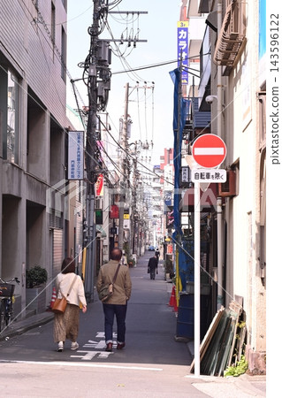 日本復古的市中心街道 日本復古的市中心街道 143596122