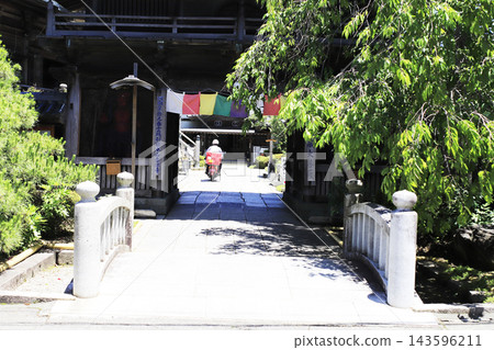 四國巡禮第19座寺廟-達江寺仁王門,橋池山真尼院。 四國巡禮第19座寺廟-達江寺仁王門,橋池山真尼院。 143596211