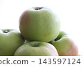 fresh green apple 143597124