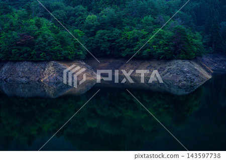 兵庫縣日落湖景 143597738