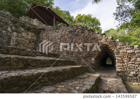 Details of the pyramid called The Church (La Iglesia) 143599587