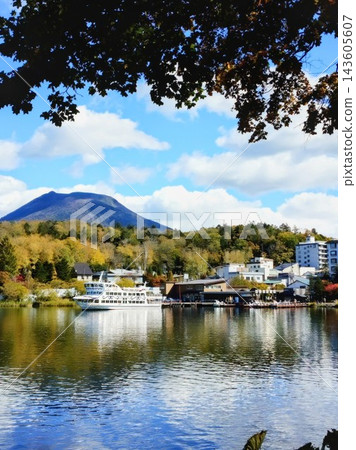 北海道釧路的美麗自然風光,宛如一幅由眾多水道和遠處群山交織而成的錦繡畫卷。 北海道釧路的美麗自然風光,宛如一幅由眾多水道和遠處群山交織而成的錦繡畫卷。 143605607