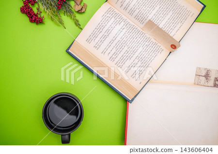 時尚筆記本和鋼筆 時尚筆記本和鋼筆 143606404