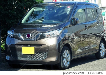 汽車停在停車場 143606892