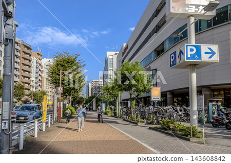 Ito-Yokado Omori store and sidewalk near Omori Station in Ota Ward, Tokyo Ito-Yokado Omori store and sidewalk near Omori Station in Ota Ward, Tokyo 143608842