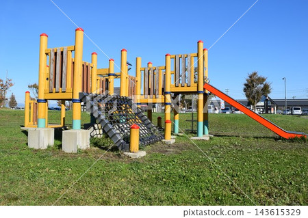兒童公園遊樂場設備 143615329