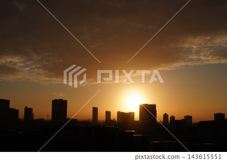 被夕陽染色的城市 被夕陽染色的城市 143615551