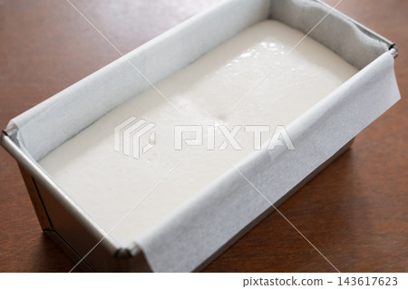 在家自製麵包：米粉麵包製作過程－麵團在模具中發酵 143617623