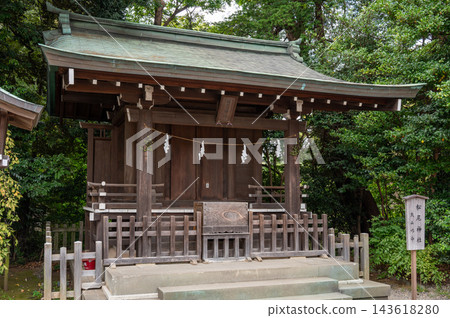 松尾神社位於武藏一之宮冰川神社的範圍內 松尾神社位於武藏一之宮冰川神社的範圍內 143618280