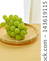 Shine Muscat that looks delicious 143619115