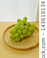 Shine Muscat that looks delicious 143619134