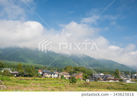 Mount Horai shrouded in clouds and the Kitafunaji settlement at its foot, Otsu City, Shiga Prefecture Mount Horai shrouded in clouds and the Kitafunaji settlement at its foot, Otsu City, Shiga Prefecture 143623818