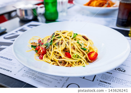 來自瑞士一家義大利餐廳的義大利麵Aglio e Olio 來自瑞士一家義大利餐廳的義大利麵Aglio e Olio 143626241
