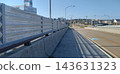 The pedestrian walkway of the Uchinada Minato Bridge, where sound barriers continue. 143631323