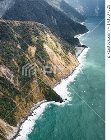 米爾福德峽灣海岸線 143637529