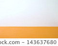 橙色布料和牆面背景材料 143637680