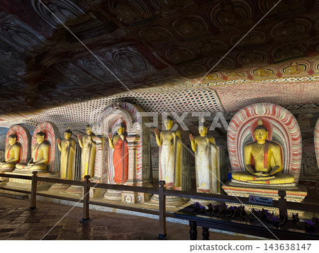 丹布勒石窟寺,2號窟,世界遺產 丹布勒石窟寺,2號窟,世界遺產 143638147
