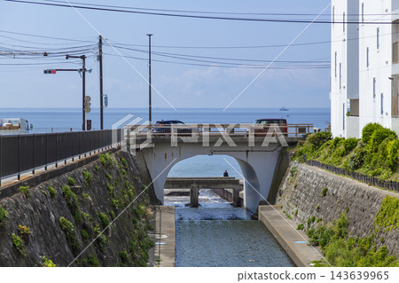 湘南七里濱、雪合橋與大海 湘南七里濱、雪合橋與大海 143639965