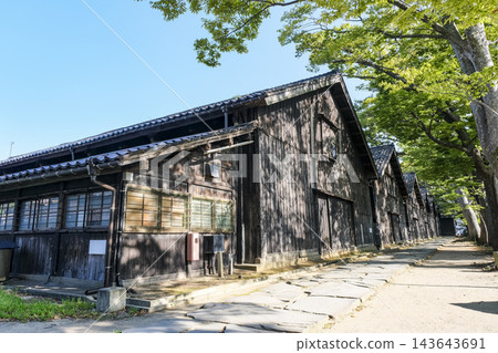 三協倉庫，一座建於明治時期的稻米儲存倉庫。 143643691