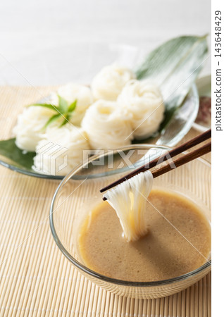 涼拌素麵配芝麻醬 143648429