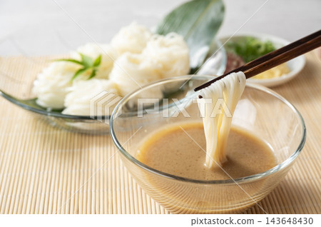 涼拌素麵配芝麻醬 涼拌素麵配芝麻醬 143648430