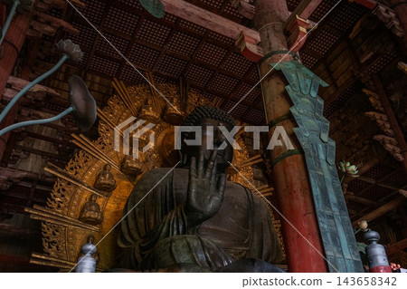 奈良大佛 - 東大寺,世界遺產 奈良大佛 - 東大寺,世界遺產 143658342