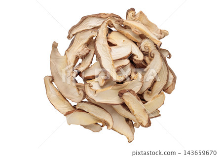 一張透明 PNG 圖像,顯示一小堆乾香菇,視角為正上方。 一張透明 PNG 圖像,顯示一小堆乾香菇,視角為正上方。 143659670