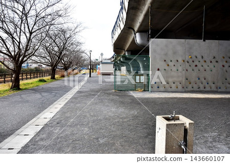 茅崎市新湘南繞道高架段下的湘南夢嬉戲公園及遊樂場設施 茅崎市新湘南繞道高架段下的湘南夢嬉戲公園及遊樂場設施 143660107