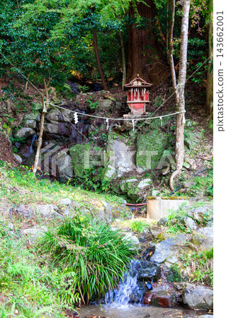 Iwakura Ryujin Shrine (vertical) Iwakura Ryujin Shrine (vertical) 143662001