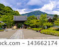 妙滿寺位於京都洛北地區，是一座俯瞰比叡山的美麗古老寺廟。 143662174