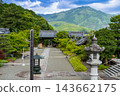 妙滿寺位於京都洛北地區，是一座俯瞰比叡山的美麗古老寺廟。 143662175