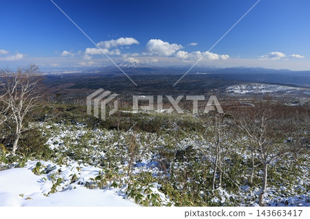 北海道茂琴山初冬景色 143663417